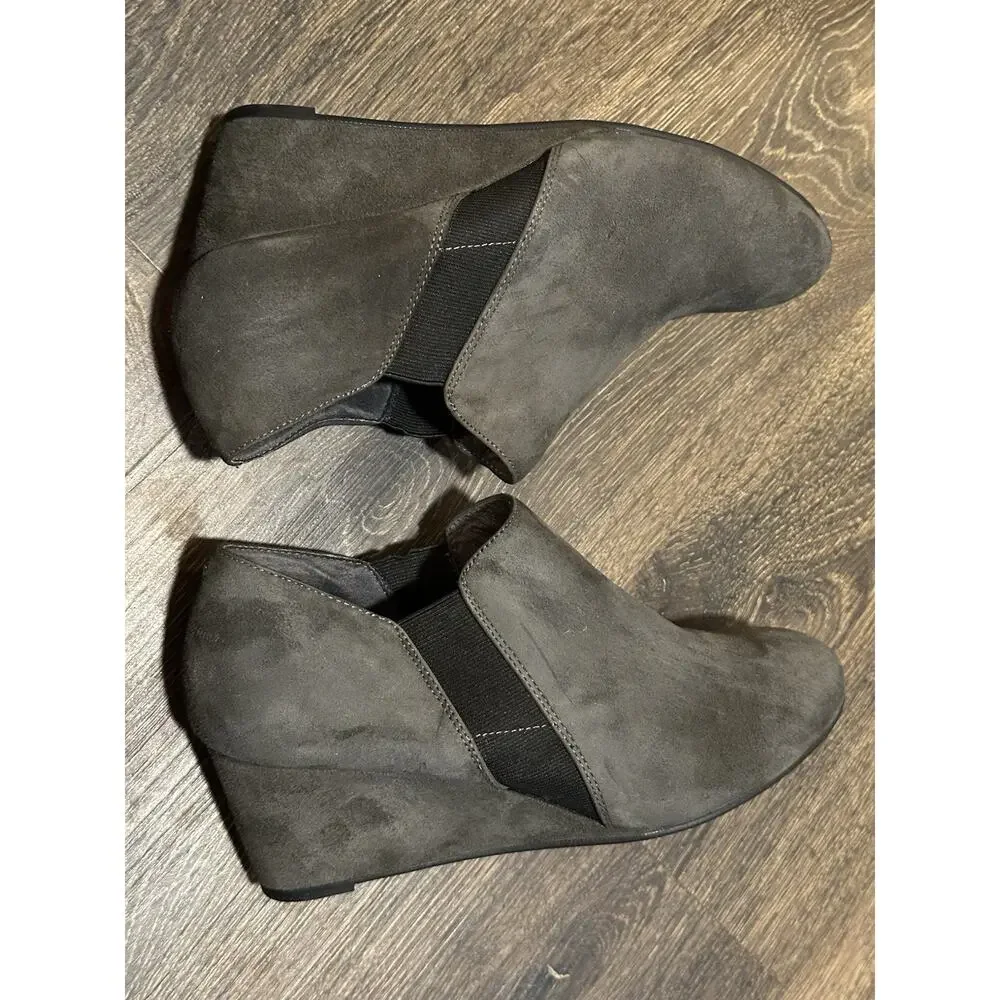 VIONIC Women's Size 8  Stanton Gray Suede Comfort Wedge Ankle Boots Booties